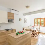 בית נופש Six-bedroom In