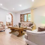Six-bedroom In בית נופש Zagvozd