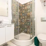 Six-bedroom In בית נופש