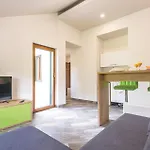 Six-bedroom In Zagvozd