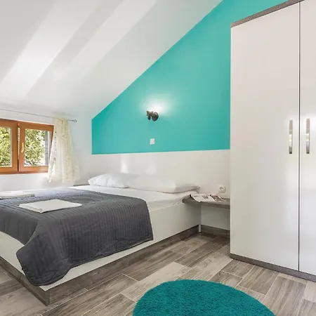 Six-bedroom In Semesterbostad