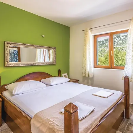Six-bedroom In * Zagvozd