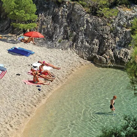 بيت للعطل Six-bedroom In