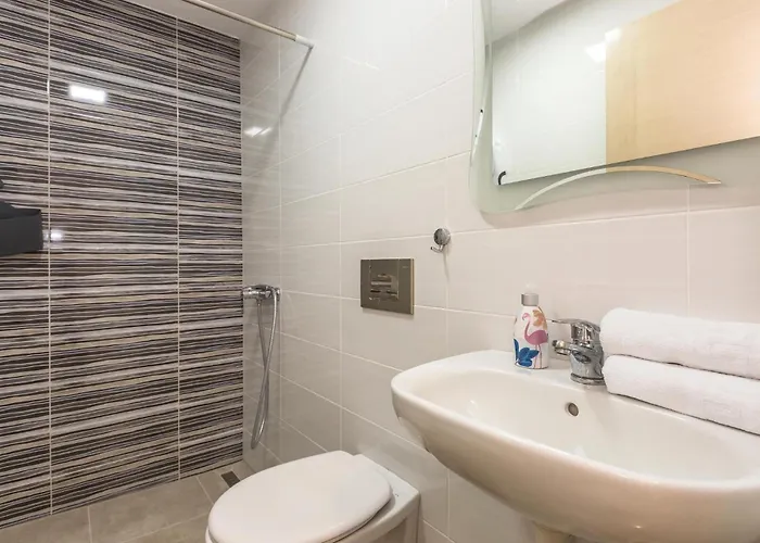 بيت للعطل Six-bedroom In Zagvozd