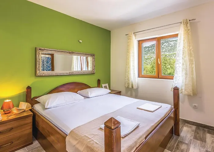 Six-bedroom In * Zagvozd