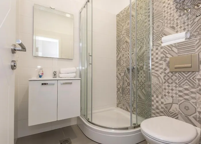 بيت للعطل Six-bedroom In *